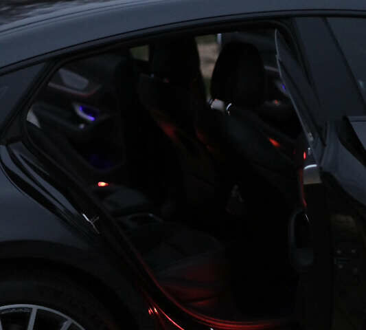 Серый Мерседес AMG GT 4-Door Coupe, объемом двигателя 3 л и пробегом 103 тыс. км за 69000 $, фото 18 на Automoto.ua