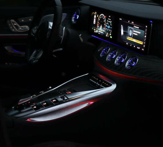 Серый Мерседес AMG GT 4-Door Coupe, объемом двигателя 3 л и пробегом 103 тыс. км за 69000 $, фото 11 на Automoto.ua