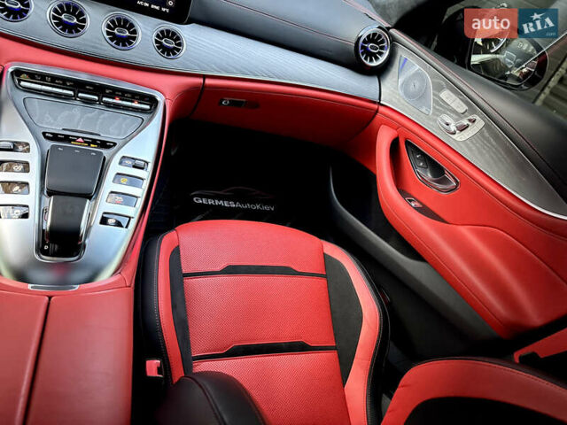 Серый Мерседес AMG GT 4-Door Coupe, объемом двигателя 0 л и пробегом 60 тыс. км за 93900 $, фото 18 на Automoto.ua