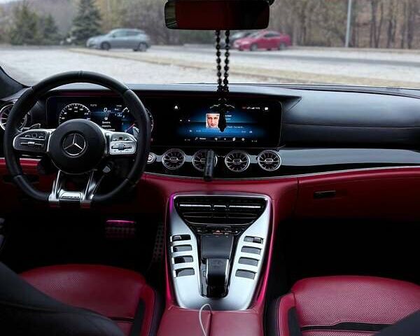 Серый Мерседес AMG GT 4-Door Coupe, объемом двигателя 3 л и пробегом 59 тыс. км за 88999 $, фото 5 на Automoto.ua