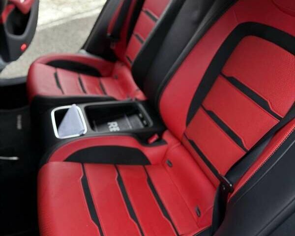 Серый Мерседес AMG GT 4-Door Coupe, объемом двигателя 3 л и пробегом 59 тыс. км за 88999 $, фото 11 на Automoto.ua