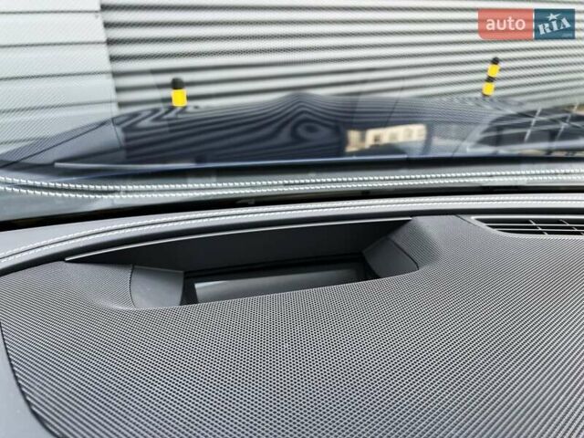 Синий Мерседес AMG GT 4-Door Coupe, объемом двигателя 3 л и пробегом 29 тыс. км за 93999 $, фото 55 на Automoto.ua