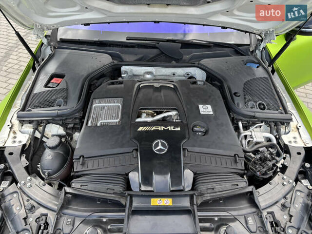 Зеленый Мерседес AMG GT 4-Door Coupe, объемом двигателя 4 л и пробегом 69 тыс. км за 92000 $, фото 41 на Automoto.ua