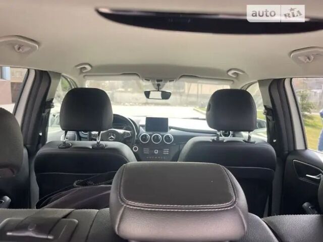 Белый Мерседес B 250e, объемом двигателя 0 л и пробегом 0 тыс. км за 12000 $, фото 8 на Automoto.ua
