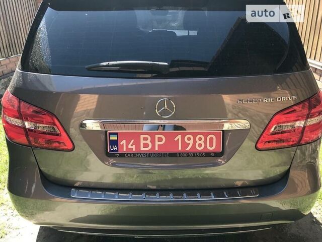 Сірий Мерседес B 250e, об'ємом двигуна 0 л та пробігом 70 тис. км за 18818 $, фото 2 на Automoto.ua