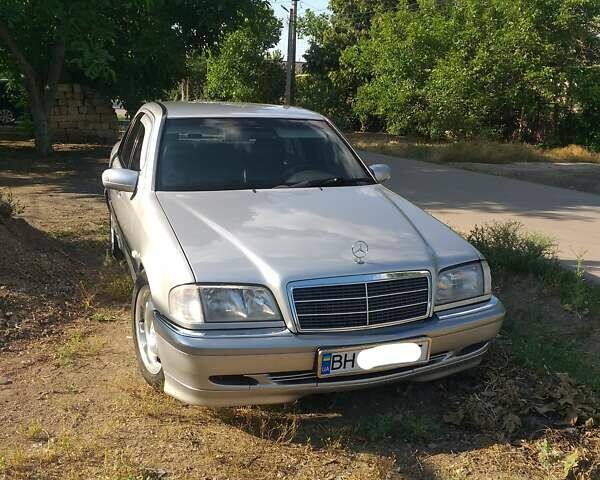 Серый Мерседес C-class All-Terrain, объемом двигателя 2 л и пробегом 310 тыс. км за 4800 $, фото 1 на Automoto.ua