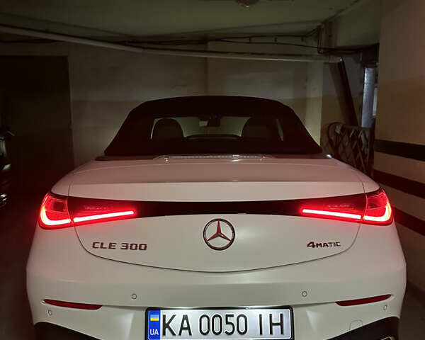 Білий Мерседес CLE-Class Cabrio, об'ємом двигуна 2 л та пробігом 1 тис. км за 90500 $, фото 10 на Automoto.ua