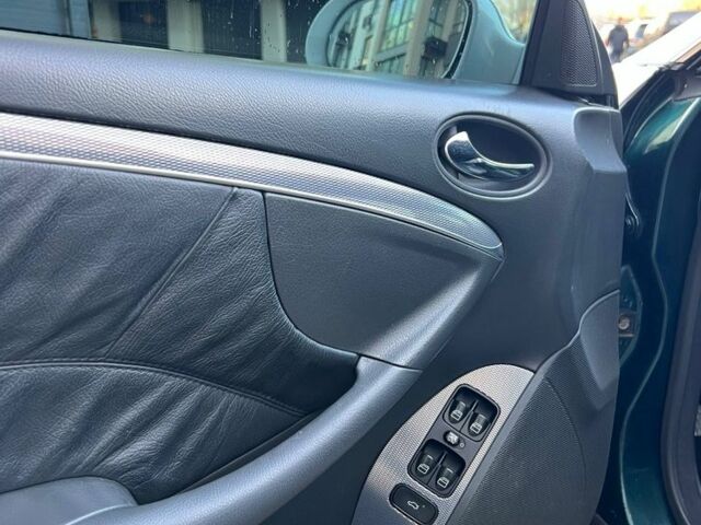 Белый Мерседес CLK-Class, объемом двигателя 2.6 л и пробегом 241 тыс. км за 5899 $, фото 12 на Automoto.ua