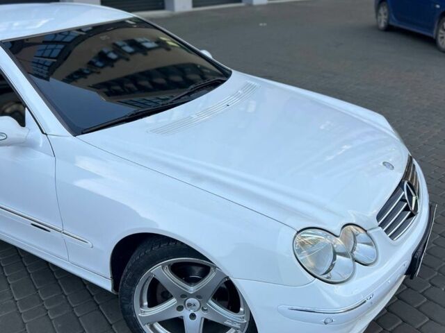 Белый Мерседес CLK-Class, объемом двигателя 2.6 л и пробегом 241 тыс. км за 5899 $, фото 8 на Automoto.ua