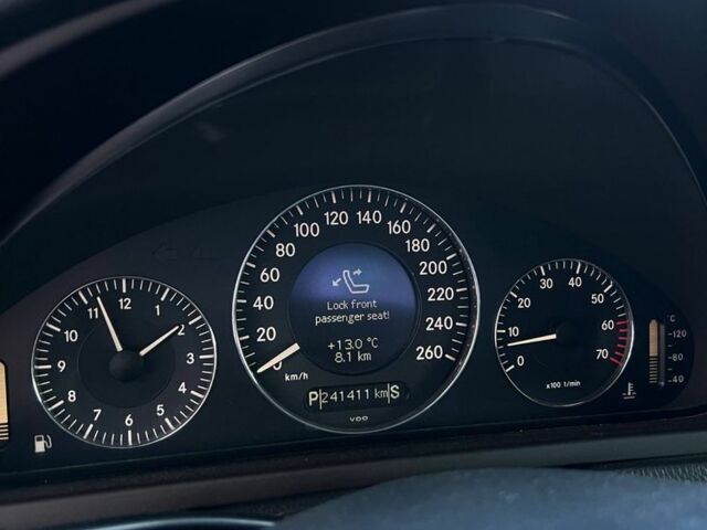 Белый Мерседес CLK-Class, объемом двигателя 2.6 л и пробегом 241 тыс. км за 5899 $, фото 16 на Automoto.ua