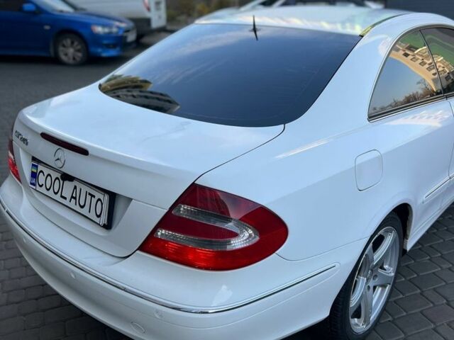 Белый Мерседес CLK-Class, объемом двигателя 2.6 л и пробегом 241 тыс. км за 5899 $, фото 11 на Automoto.ua