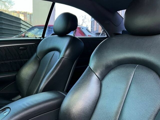 Белый Мерседес CLK-Class, объемом двигателя 2.6 л и пробегом 241 тыс. км за 5899 $, фото 13 на Automoto.ua