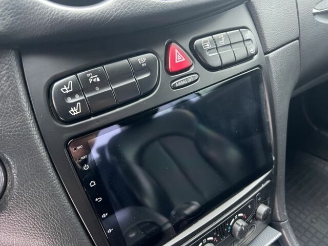 Белый Мерседес CLK-Class, объемом двигателя 2.6 л и пробегом 240 тыс. км за 5600 $, фото 7 на Automoto.ua