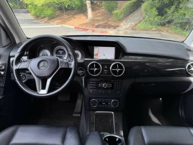 Белый Мерседес CLK-Class, объемом двигателя 3.5 л и пробегом 104 тыс. км за 12300 $, фото 7 на Automoto.ua