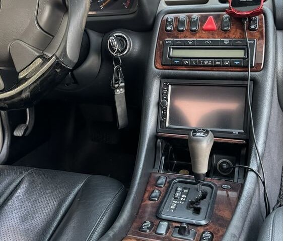 Черный Мерседес CLK-Class, объемом двигателя 3.2 л и пробегом 338 тыс. км за 8500 $, фото 9 на Automoto.ua