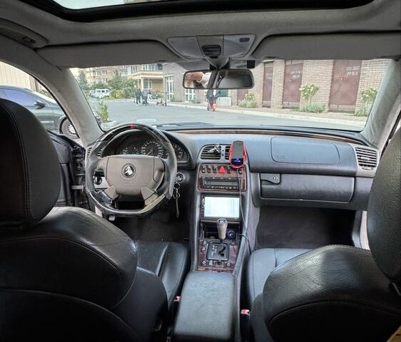 Черный Мерседес CLK-Class, объемом двигателя 3.2 л и пробегом 338 тыс. км за 8500 $, фото 8 на Automoto.ua