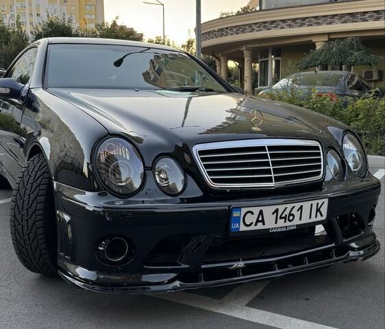 Черный Мерседес CLK-Class, объемом двигателя 3.2 л и пробегом 338 тыс. км за 8500 $, фото 1 на Automoto.ua