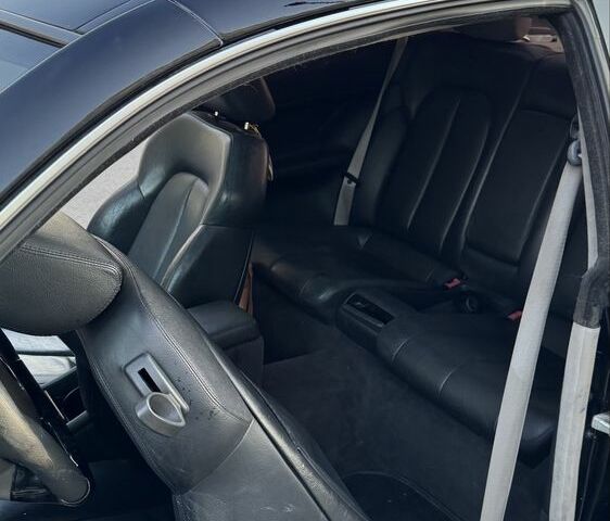 Черный Мерседес CLK-Class, объемом двигателя 3.2 л и пробегом 338 тыс. км за 8500 $, фото 11 на Automoto.ua
