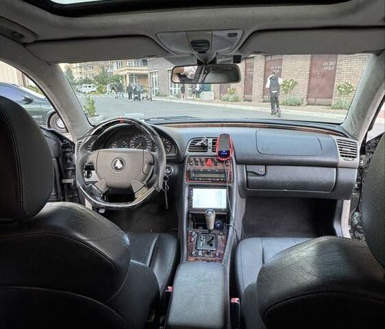 Черный Мерседес CLK-Class, объемом двигателя 3.2 л и пробегом 338 тыс. км за 8500 $, фото 10 на Automoto.ua