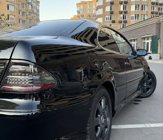 Черный Мерседес CLK-Class, объемом двигателя 3.2 л и пробегом 338 тыс. км за 8500 $, фото 7 на Automoto.ua