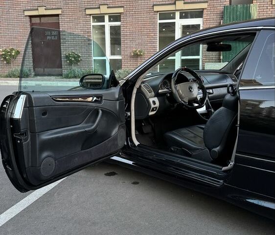Черный Мерседес CLK-Class, объемом двигателя 3.2 л и пробегом 338 тыс. км за 8500 $, фото 18 на Automoto.ua