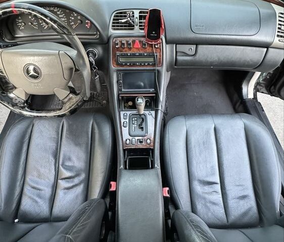 Черный Мерседес CLK-Class, объемом двигателя 3.2 л и пробегом 338 тыс. км за 8500 $, фото 13 на Automoto.ua