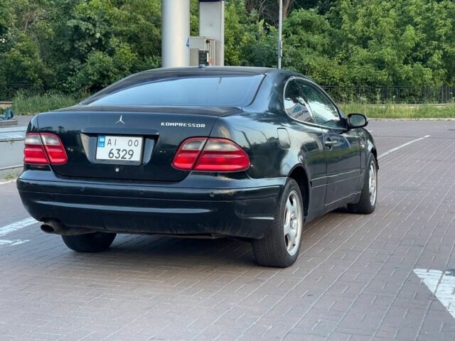 Черный Мерседес CLK-Class, объемом двигателя 2 л и пробегом 200 тыс. км за 2599 $, фото 3 на Automoto.ua