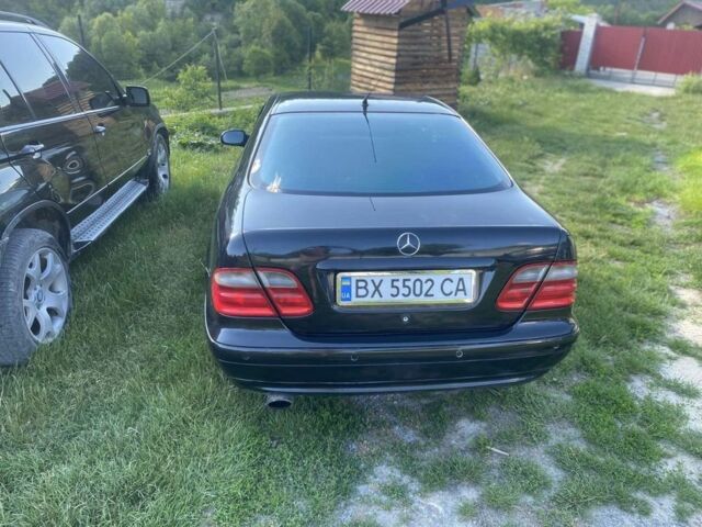 Черный Мерседес CLK-Class, объемом двигателя 2 л и пробегом 200 тыс. км за 4200 $, фото 1 на Automoto.ua