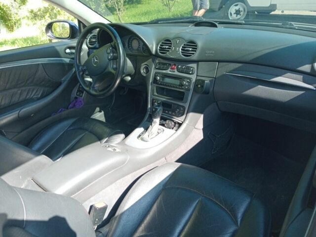 Черный Мерседес CLK-Class, объемом двигателя 2.7 л и пробегом 500 тыс. км за 7000 $, фото 9 на Automoto.ua