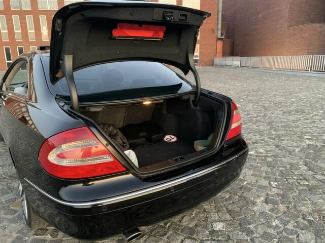 Черный Мерседес CLK-Class, объемом двигателя 1.8 л и пробегом 197 тыс. км за 7300 $, фото 19 на Automoto.ua