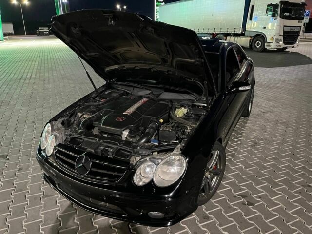 Черный Мерседес CLK-Class, объемом двигателя 5 л и пробегом 128 тыс. км за 5200 $, фото 10 на Automoto.ua