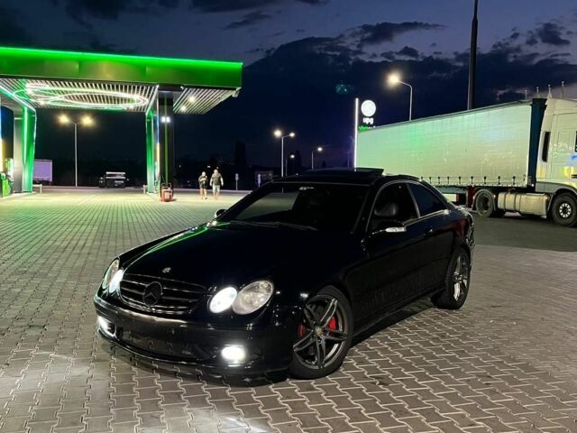 Черный Мерседес CLK-Class, объемом двигателя 5 л и пробегом 128 тыс. км за 5200 $, фото 5 на Automoto.ua