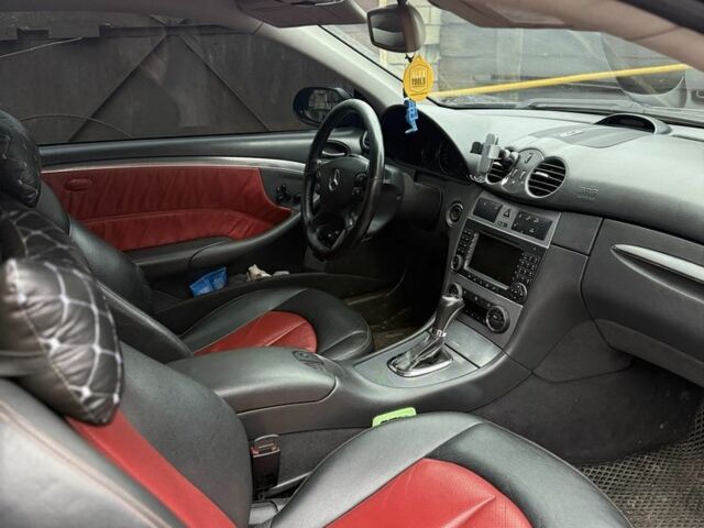 Черный Мерседес CLK-Class, объемом двигателя 3.2 л и пробегом 160 тыс. км за 4729 $, фото 5 на Automoto.ua