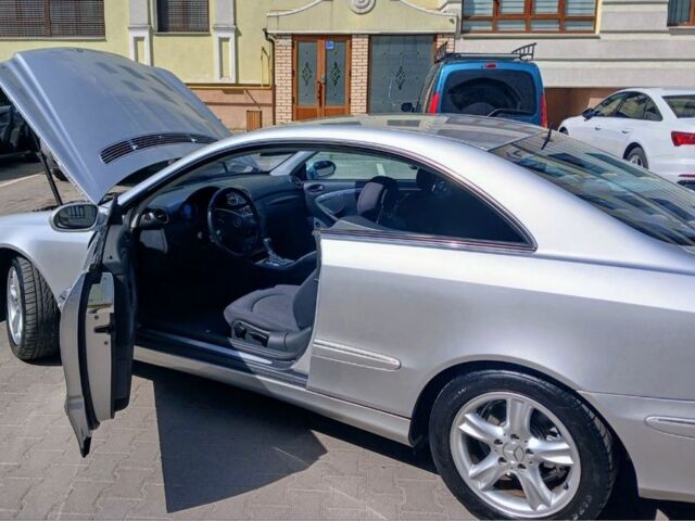 Серый Мерседес CLK-Class, объемом двигателя 1.8 л и пробегом 200 тыс. км за 7000 $, фото 2 на Automoto.ua