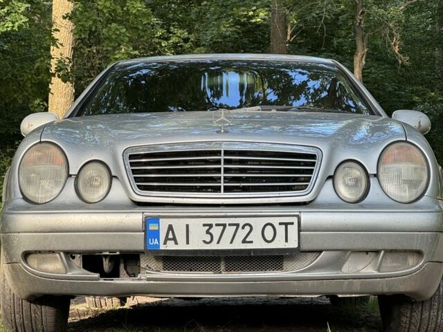 Серый Мерседес CLK-Class, объемом двигателя 2 л и пробегом 320 тыс. км за 4300 $, фото 1 на Automoto.ua
