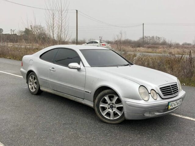 Серый Мерседес CLK-Class, объемом двигателя 2 л и пробегом 380 тыс. км за 3600 $, фото 2 на Automoto.ua