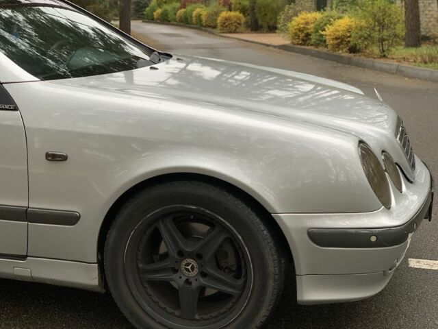 Сірий Мерседес CLK-Class, об'ємом двигуна 2 л та пробігом 350 тис. км за 3200 $, фото 3 на Automoto.ua