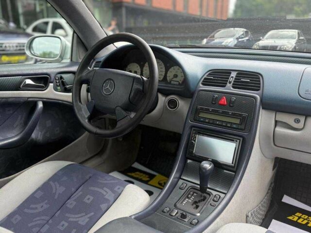 Серый Мерседес CLK-Class, объемом двигателя 2 л и пробегом 330 тыс. км за 4800 $, фото 15 на Automoto.ua