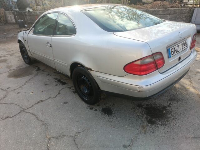 Сірий Мерседес CLK-Class, об'ємом двигуна 0 л та пробігом 1 тис. км за 350 $, фото 1 на Automoto.ua