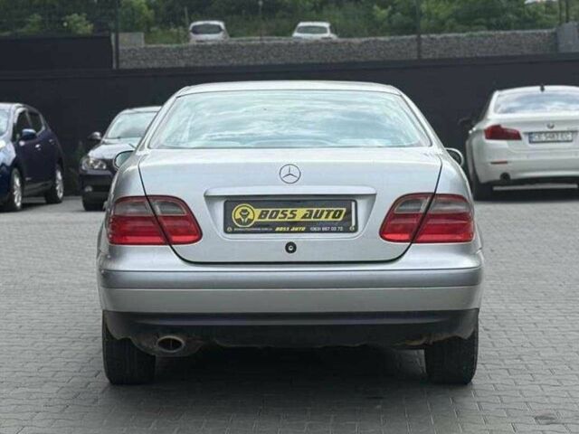 Серый Мерседес CLK-Class, объемом двигателя 2 л и пробегом 330 тыс. км за 4800 $, фото 4 на Automoto.ua