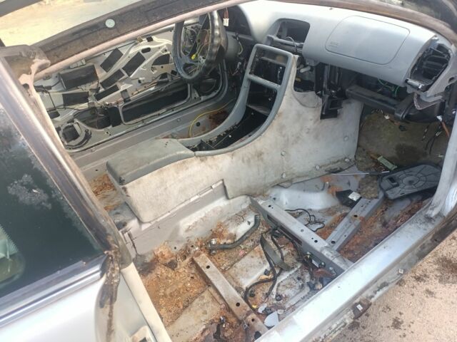 Сірий Мерседес CLK-Class, об'ємом двигуна 0 л та пробігом 1 тис. км за 350 $, фото 3 на Automoto.ua