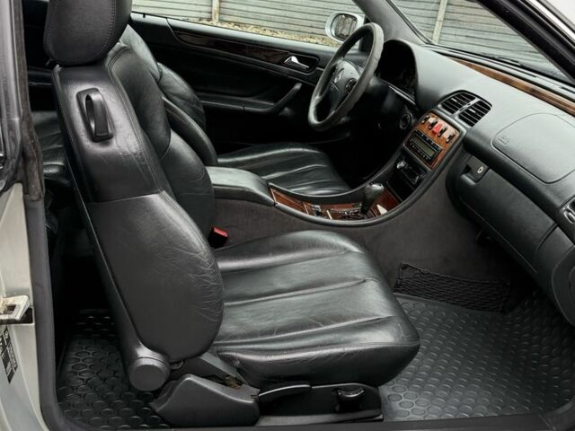Серый Мерседес CLK-Class, объемом двигателя 2 л и пробегом 350 тыс. км за 2650 $, фото 15 на Automoto.ua