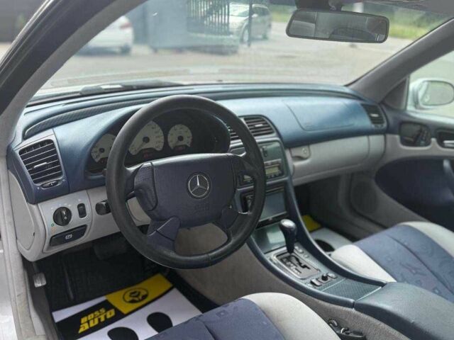 Серый Мерседес CLK-Class, объемом двигателя 2 л и пробегом 330 тыс. км за 4800 $, фото 9 на Automoto.ua