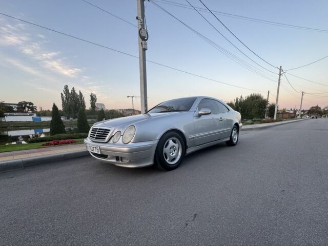 Серый Мерседес CLK-Class, объемом двигателя 2 л и пробегом 297 тыс. км за 4100 $, фото 2 на Automoto.ua