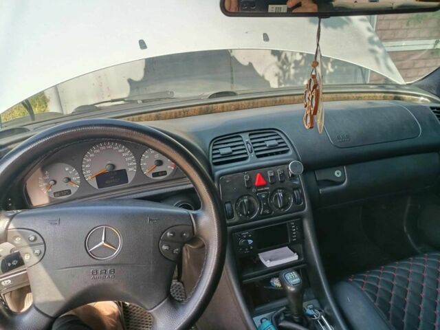 Серый Мерседес CLK-Class, объемом двигателя 2.3 л и пробегом 290 тыс. км за 2800 $, фото 7 на Automoto.ua