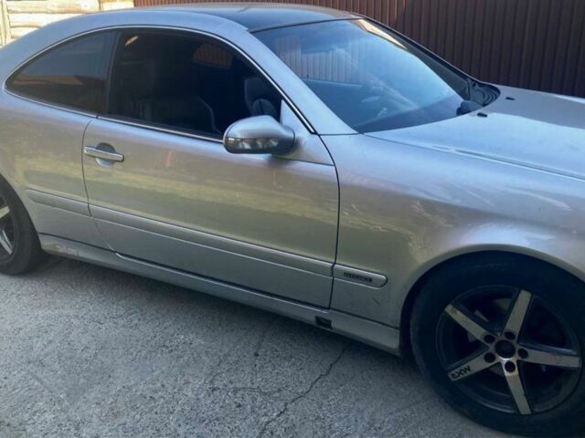 Серый Мерседес CLK-Class, объемом двигателя 2 л и пробегом 400 тыс. км за 4200 $, фото 3 на Automoto.ua