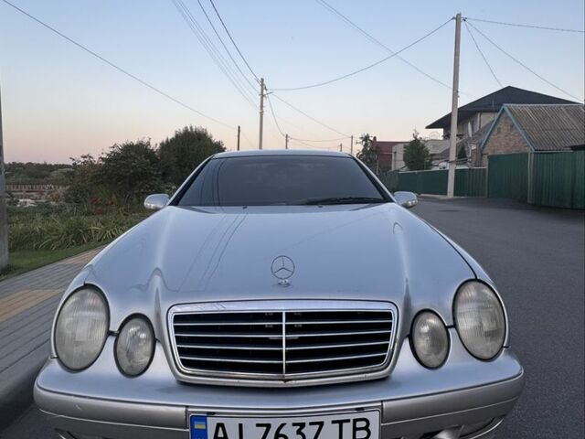 Серый Мерседес CLK-Class, объемом двигателя 2 л и пробегом 297 тыс. км за 4100 $, фото 18 на Automoto.ua