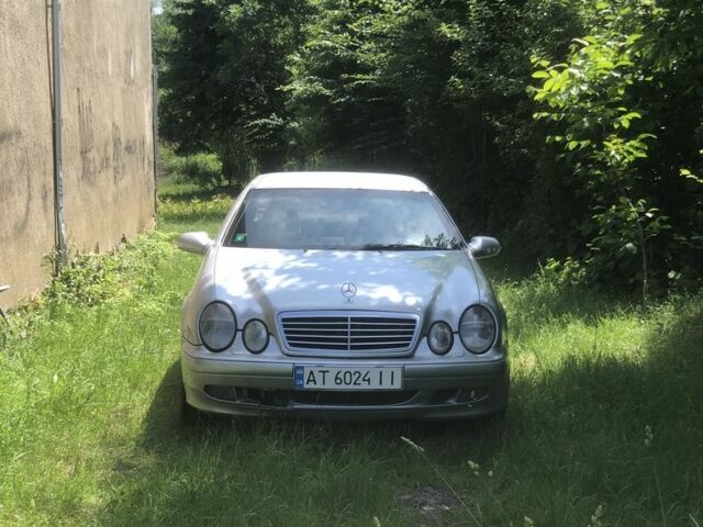 Серый Мерседес CLK-Class, объемом двигателя 2 л и пробегом 280 тыс. км за 3599 $, фото 3 на Automoto.ua