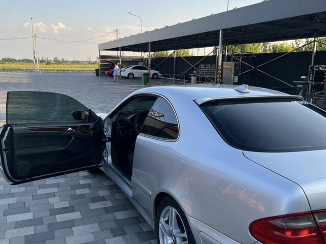 Серый Мерседес CLK-Class, объемом двигателя 2 л и пробегом 370 тыс. км за 4000 $, фото 7 на Automoto.ua