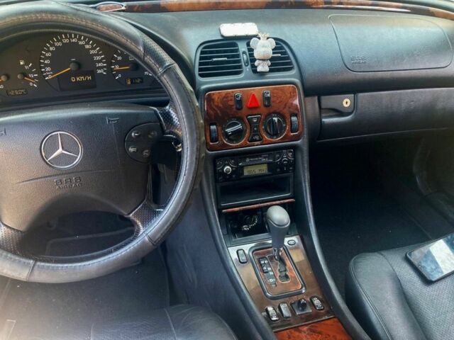 Серый Мерседес CLK-Class, объемом двигателя 2 л и пробегом 400 тыс. км за 4200 $, фото 6 на Automoto.ua